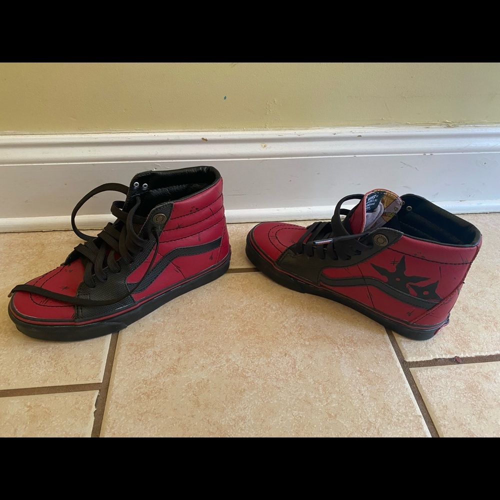Vans tennis shoes